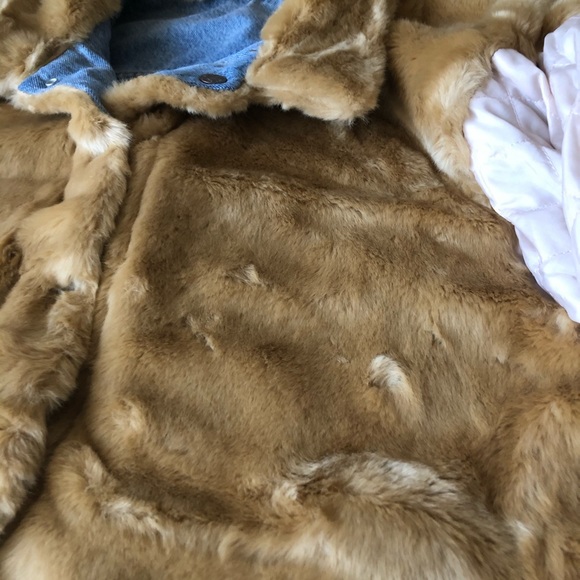 Levis Reversible Faux Fur Denim Dad Trucker Jacket - Picture 9 of 10